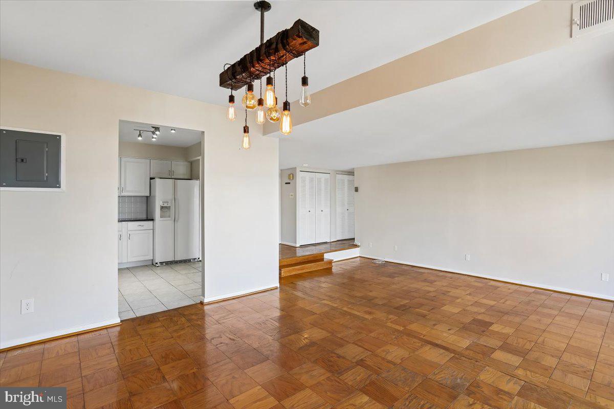 AMERICANA FINMARK - Residential