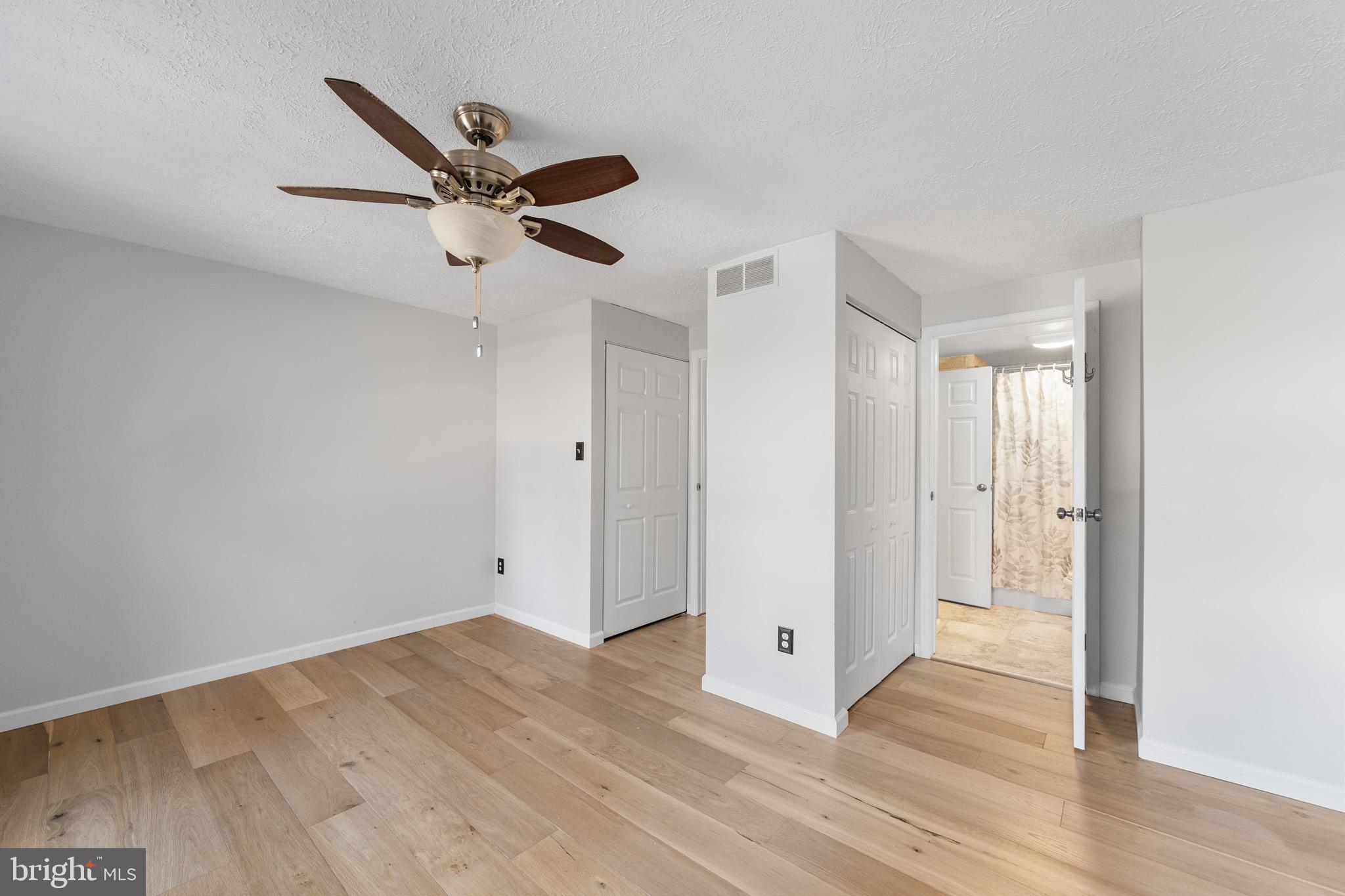 GUNNERS LAKE VILLAGE - Residential