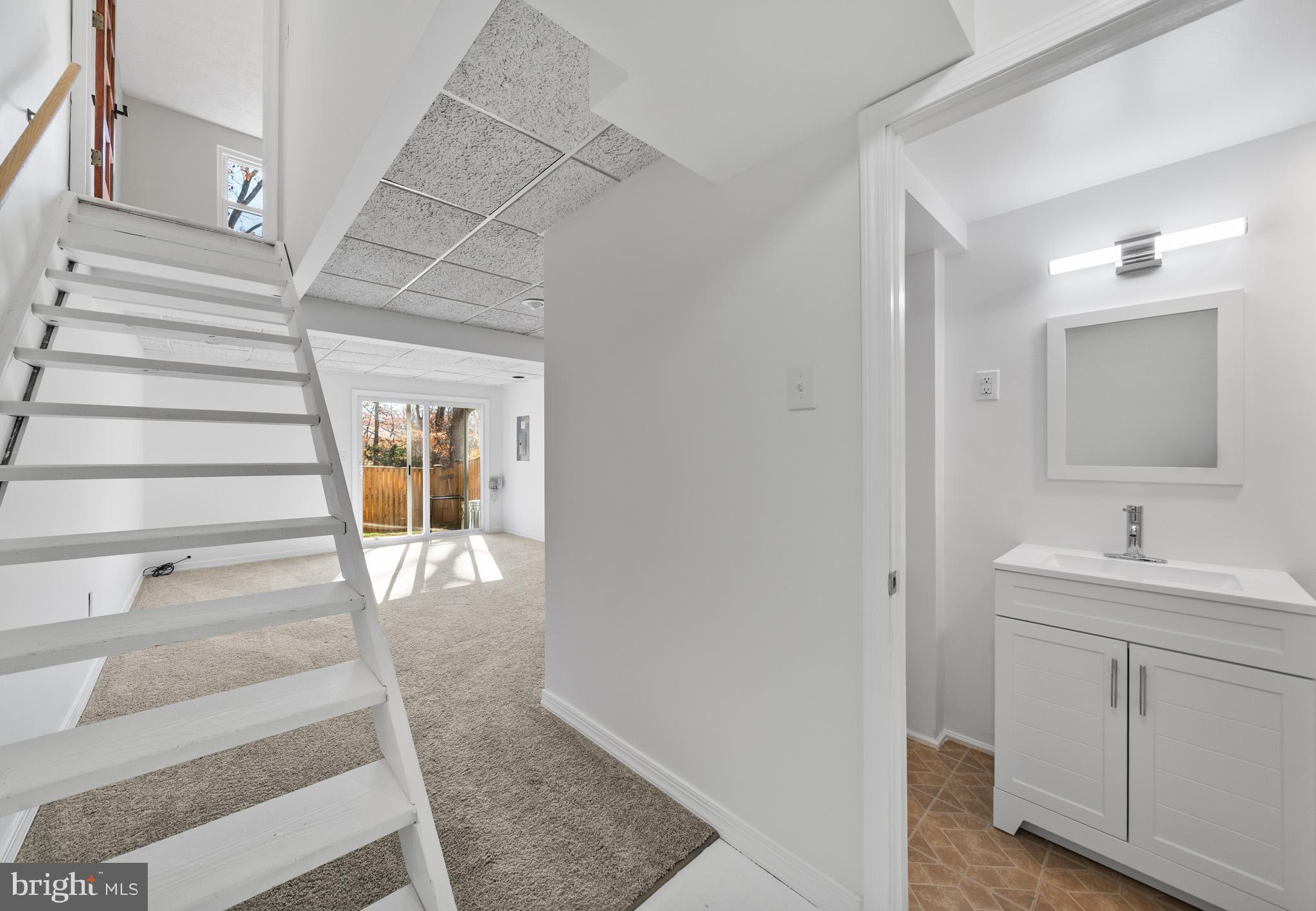 GUNNERS LAKE VILLAGE - Residential