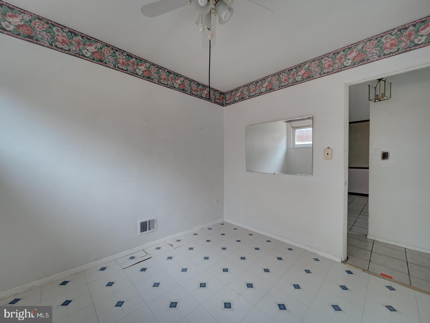 NEW HAMPSHIRE ESTATES - Residential