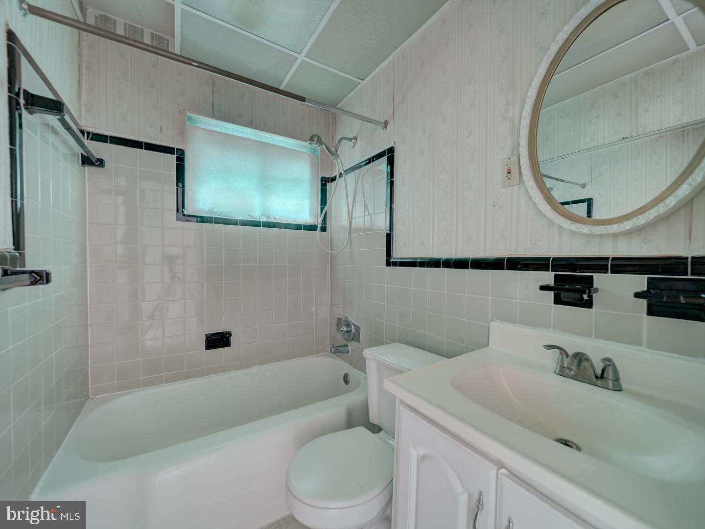 NEW HAMPSHIRE ESTATES - Residential