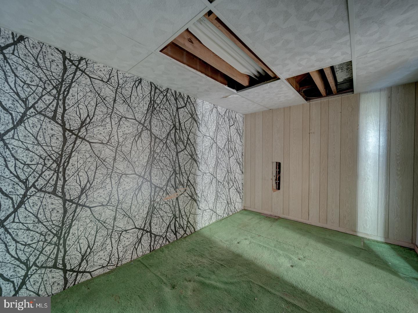 NEW HAMPSHIRE ESTATES - Residential