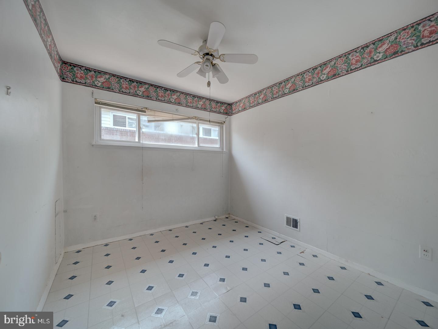 NEW HAMPSHIRE ESTATES - Residential