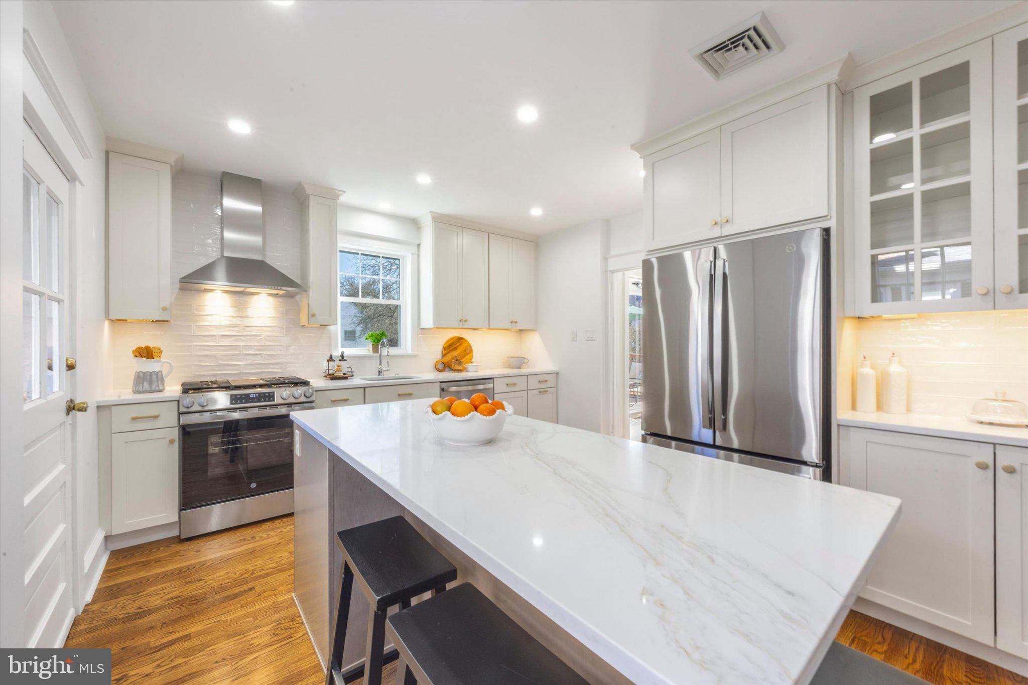 ARONIMINK ESTATES - Residential