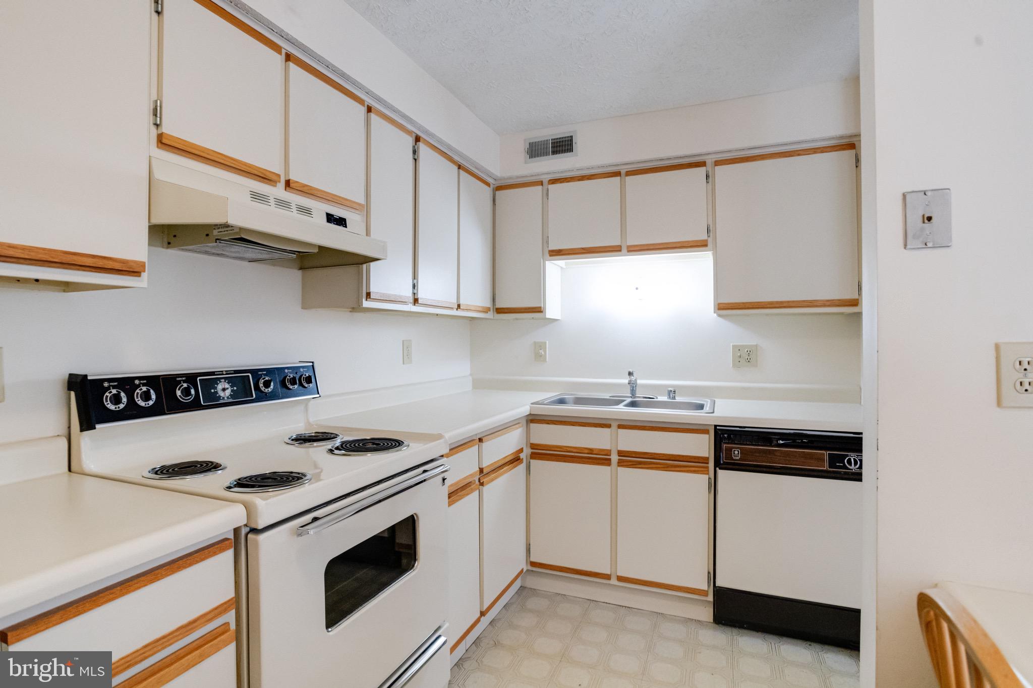 CHESTERFIELD GARDEN CONDOMINIUM - Residential