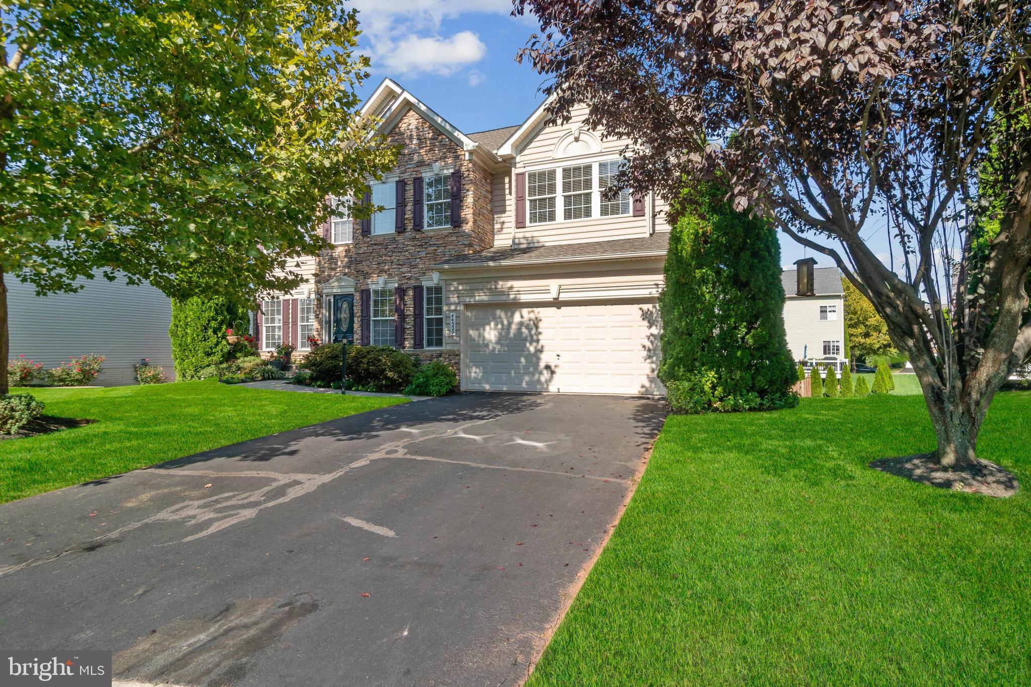 ASHBROOK VILLAGE - Residential