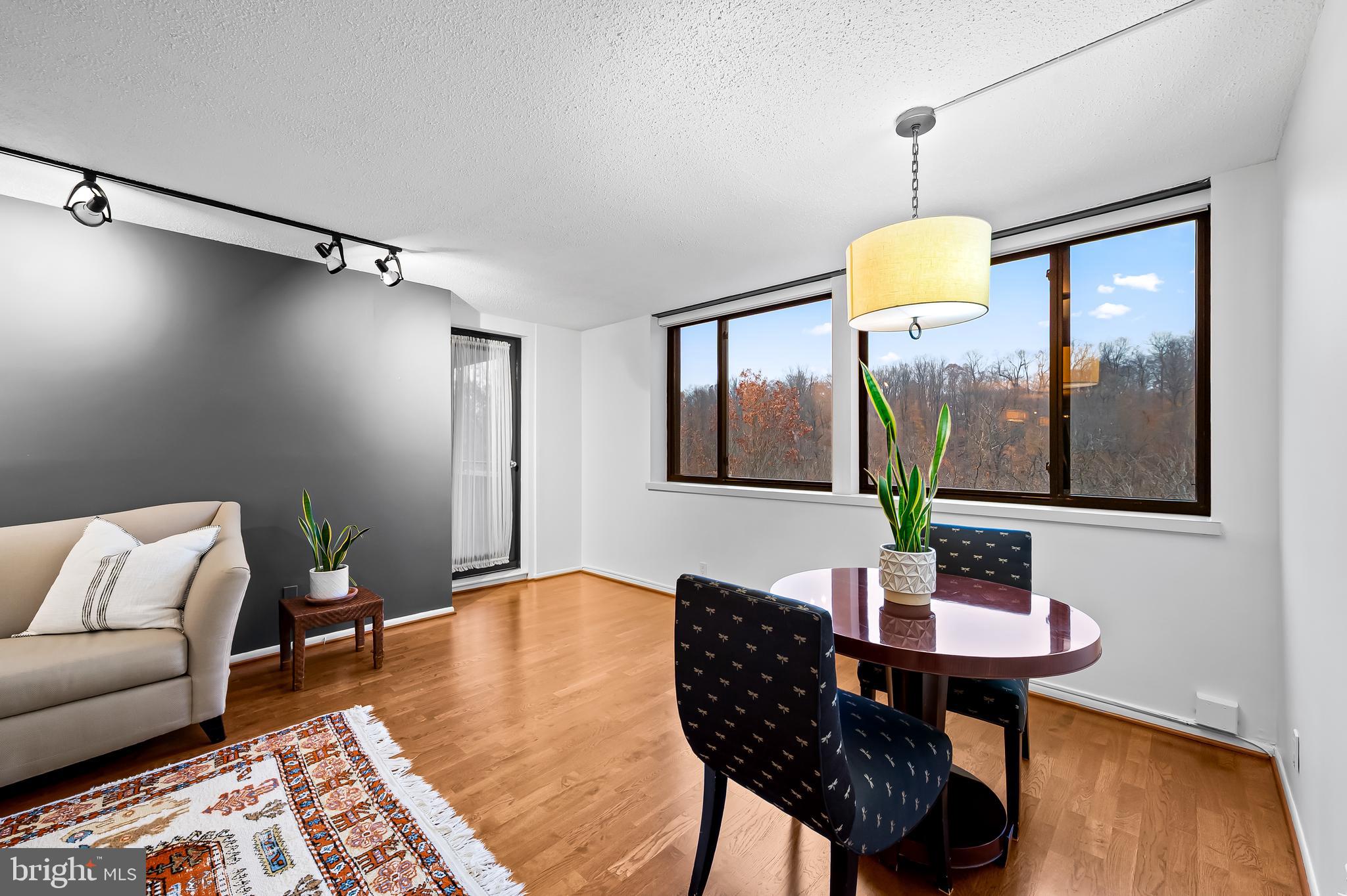 CROSS KEYS - Residential