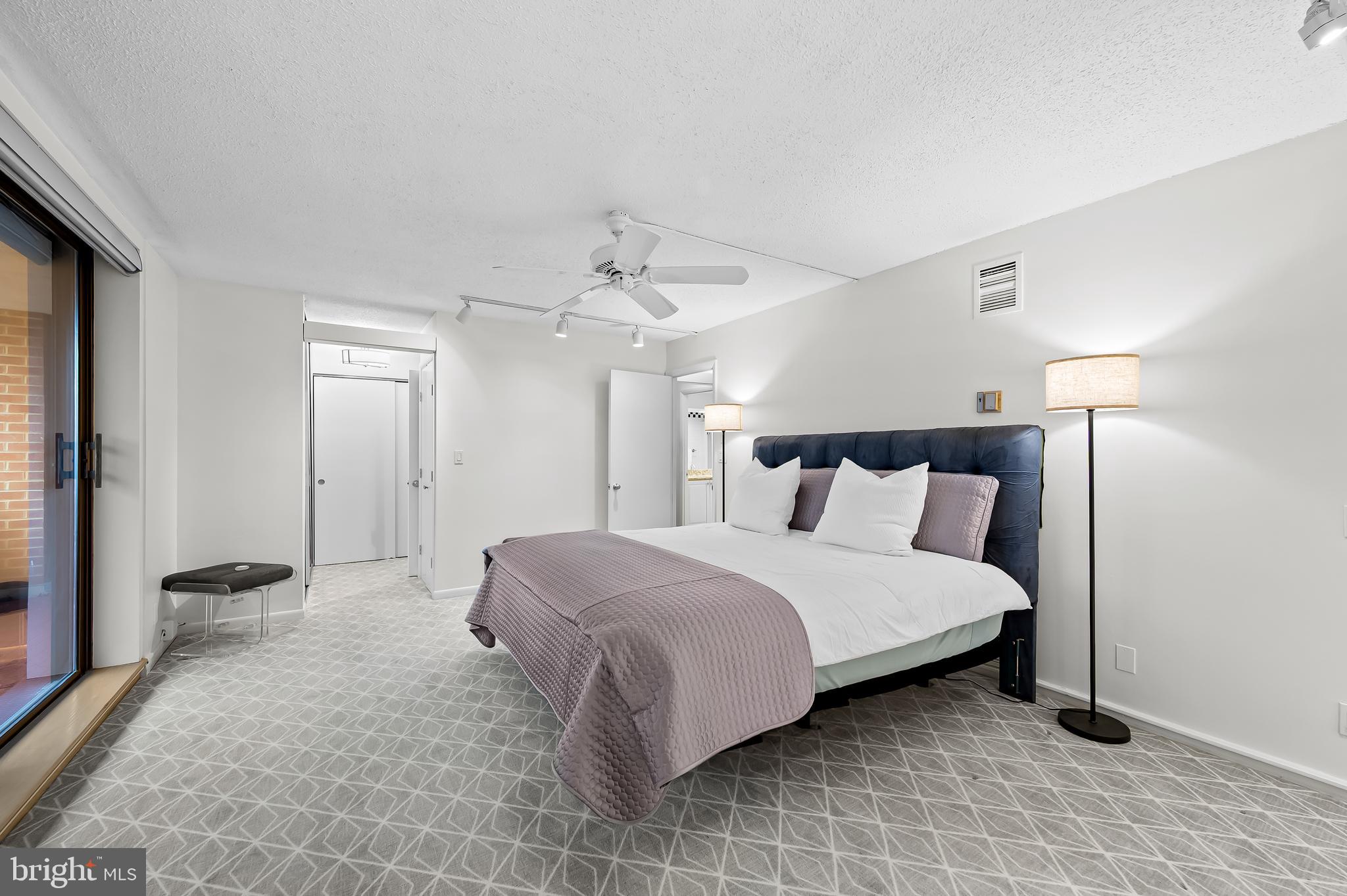 CROSS KEYS - Residential