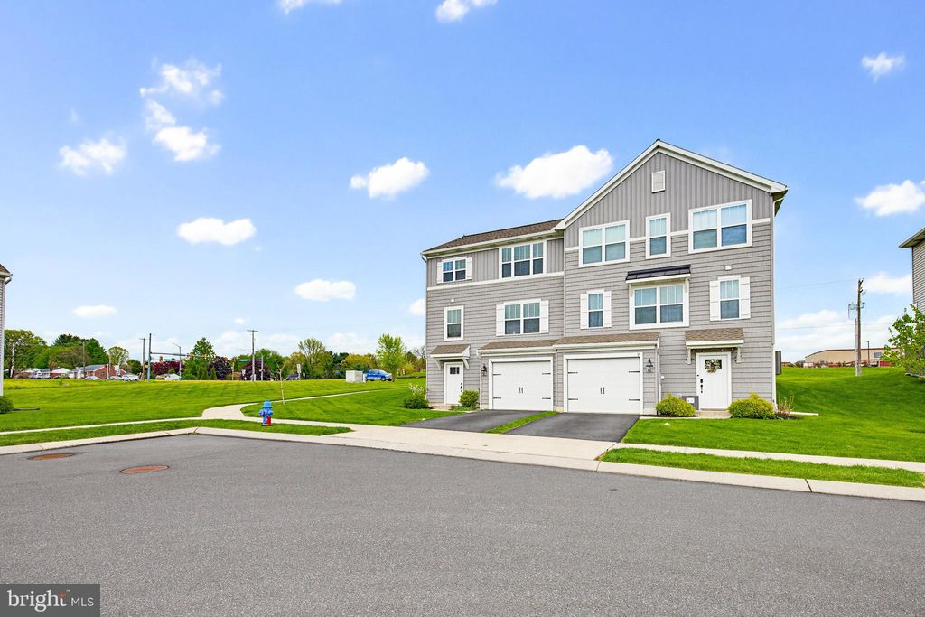 Photo of 10 Southside Drive, WILLOW STREET, PA 17584 (MLS # PALA2087088)