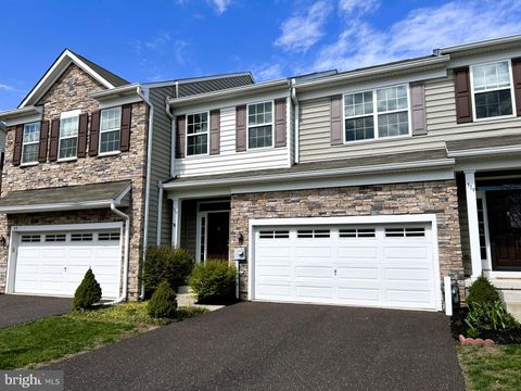 Townhouse For Sale - 317 Fairfield Circle<br/> ROYERSFORD, PA 19468