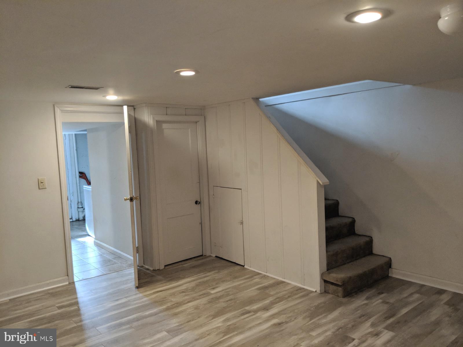 LOCH RAVEN MANOR - Residential Lease