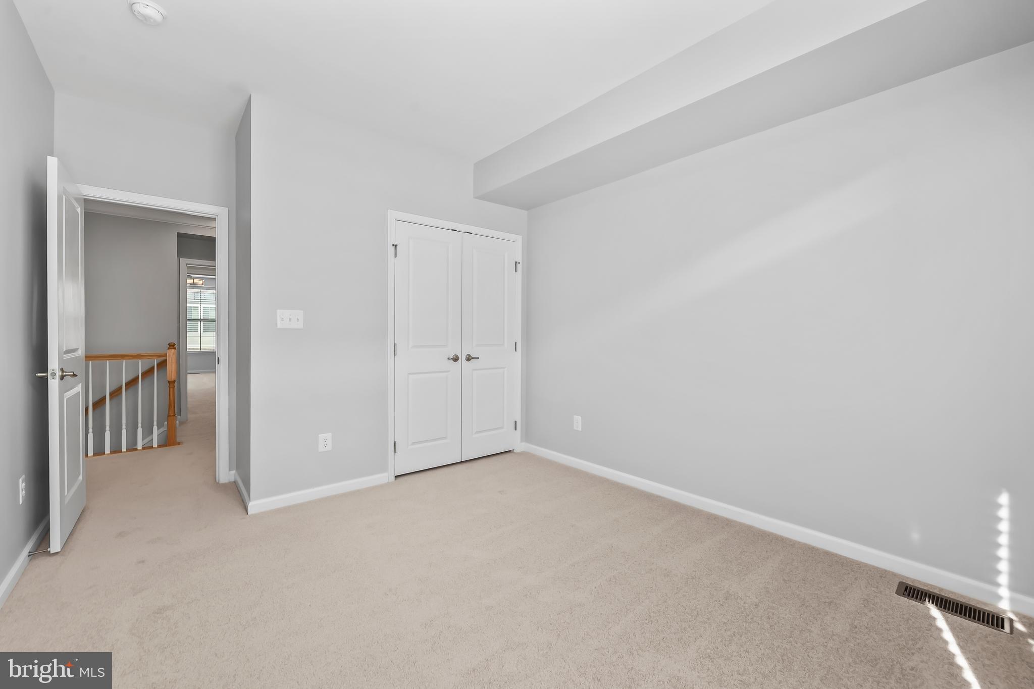 LOUDOUN CROSSING CONDOMINIUM - Residential