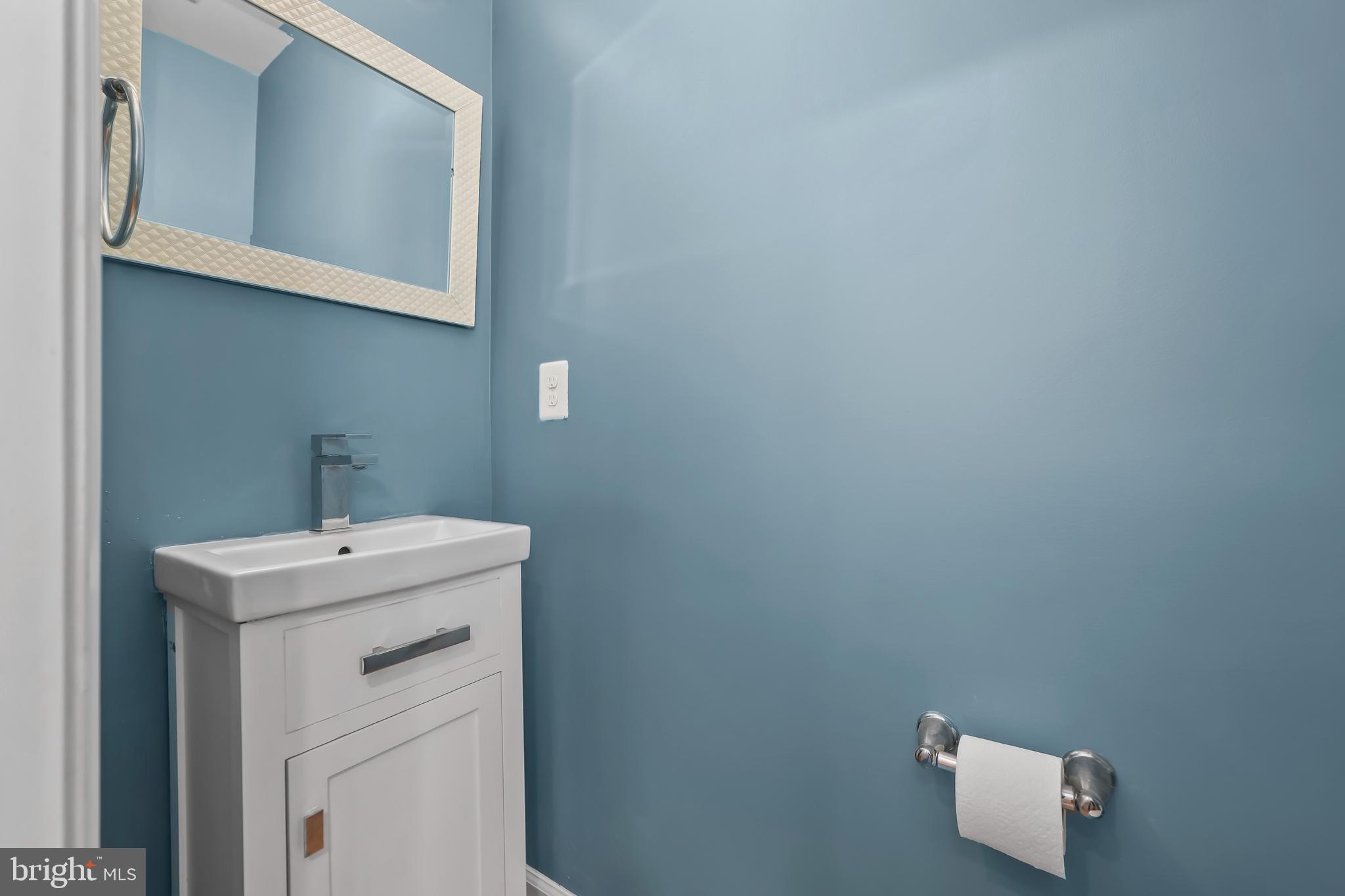 LOUDOUN CROSSING CONDOMINIUM - Residential