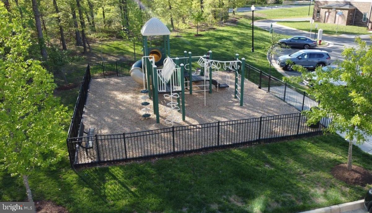 25292 GRAY POPLAR TERRACE