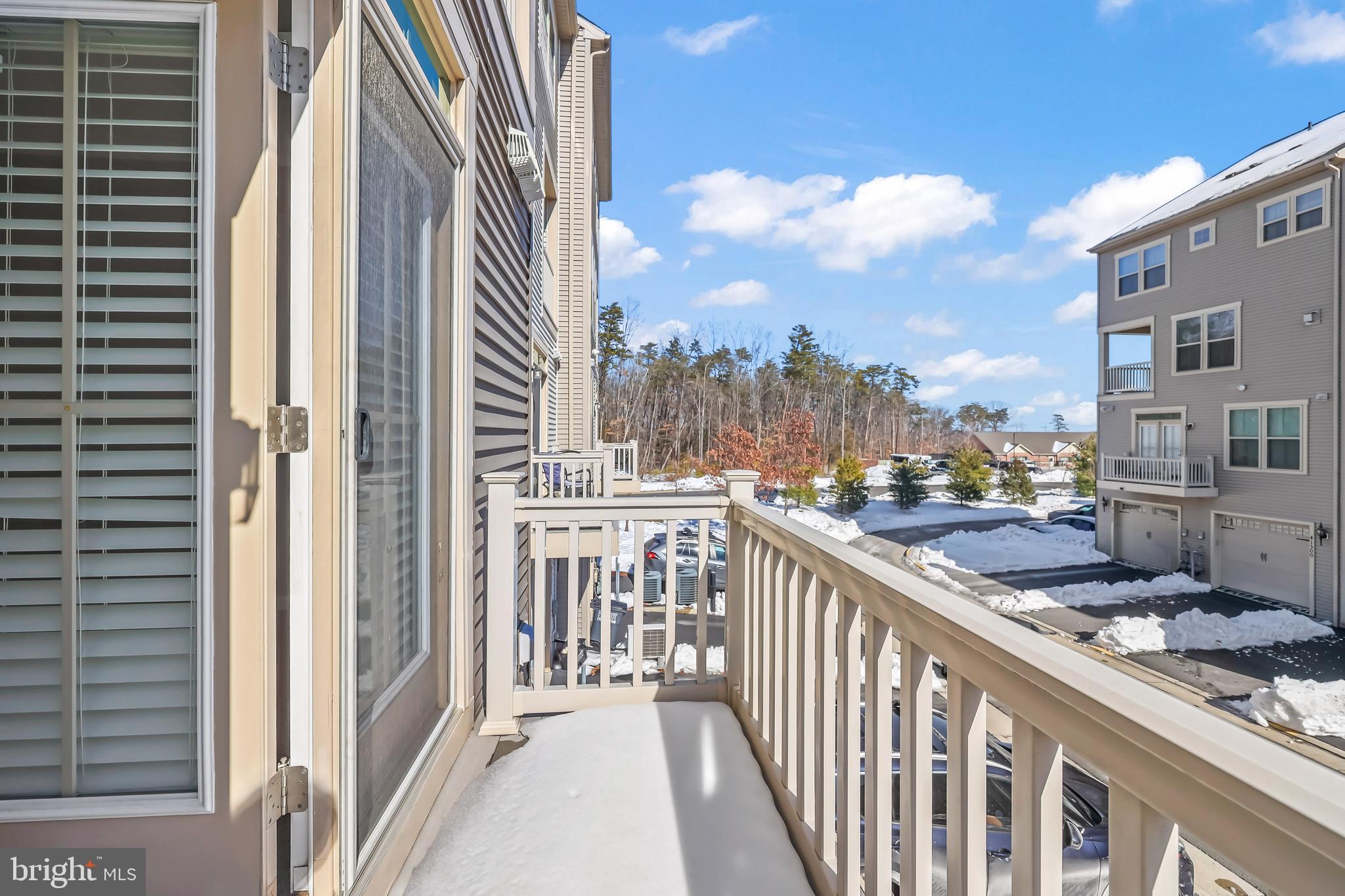 LOUDOUN CROSSING CONDOMINIUM - Residential