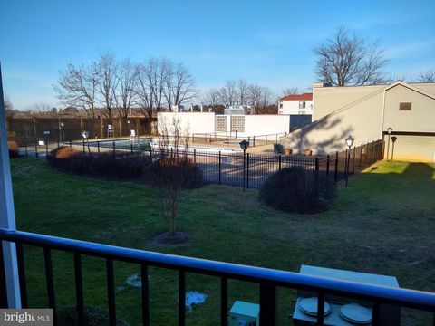 Photo of 118 Duvall Lane #115-20, GAITHERSBURG, MD 20877 (MLS # MDMC2206972)