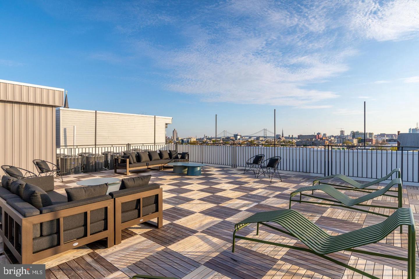 629 W GIRARD AVENUE 502