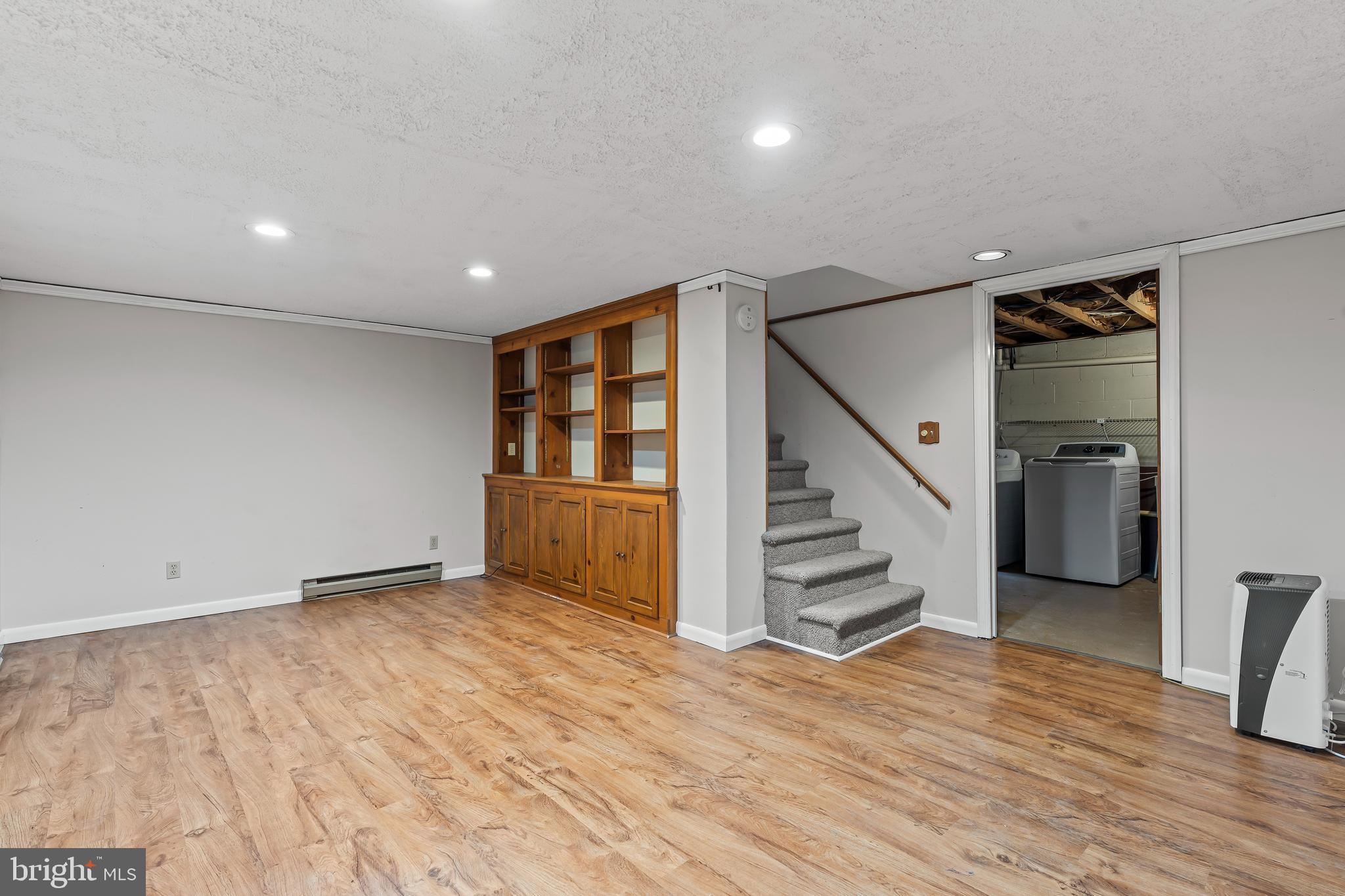 TAMMANY MANOR - Residential