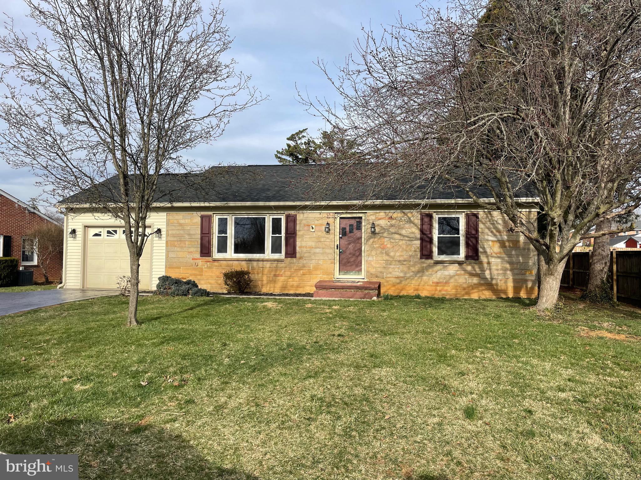 TAMMANY MANOR - Residential