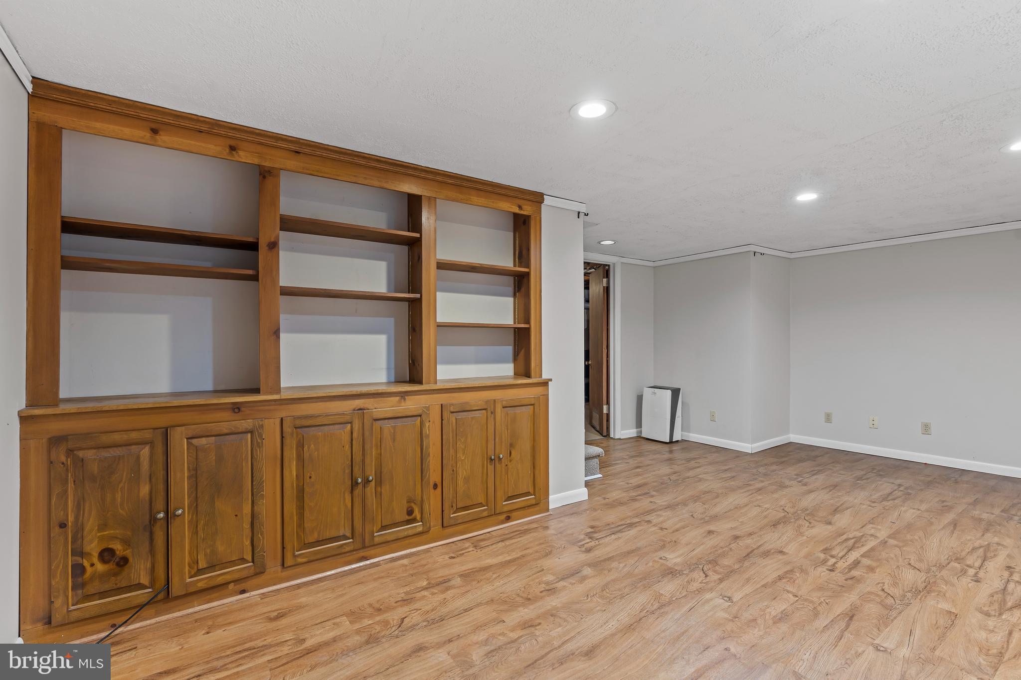 TAMMANY MANOR - Residential