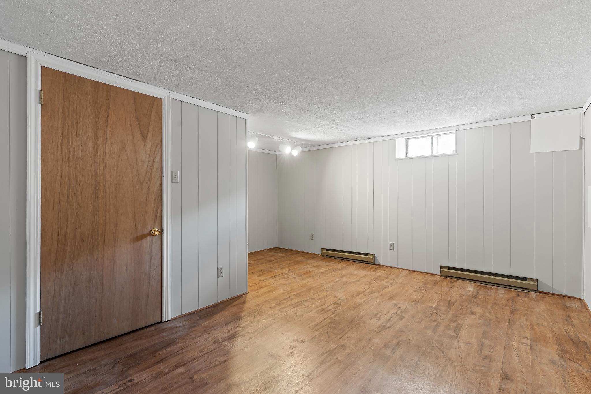 TAMMANY MANOR - Residential