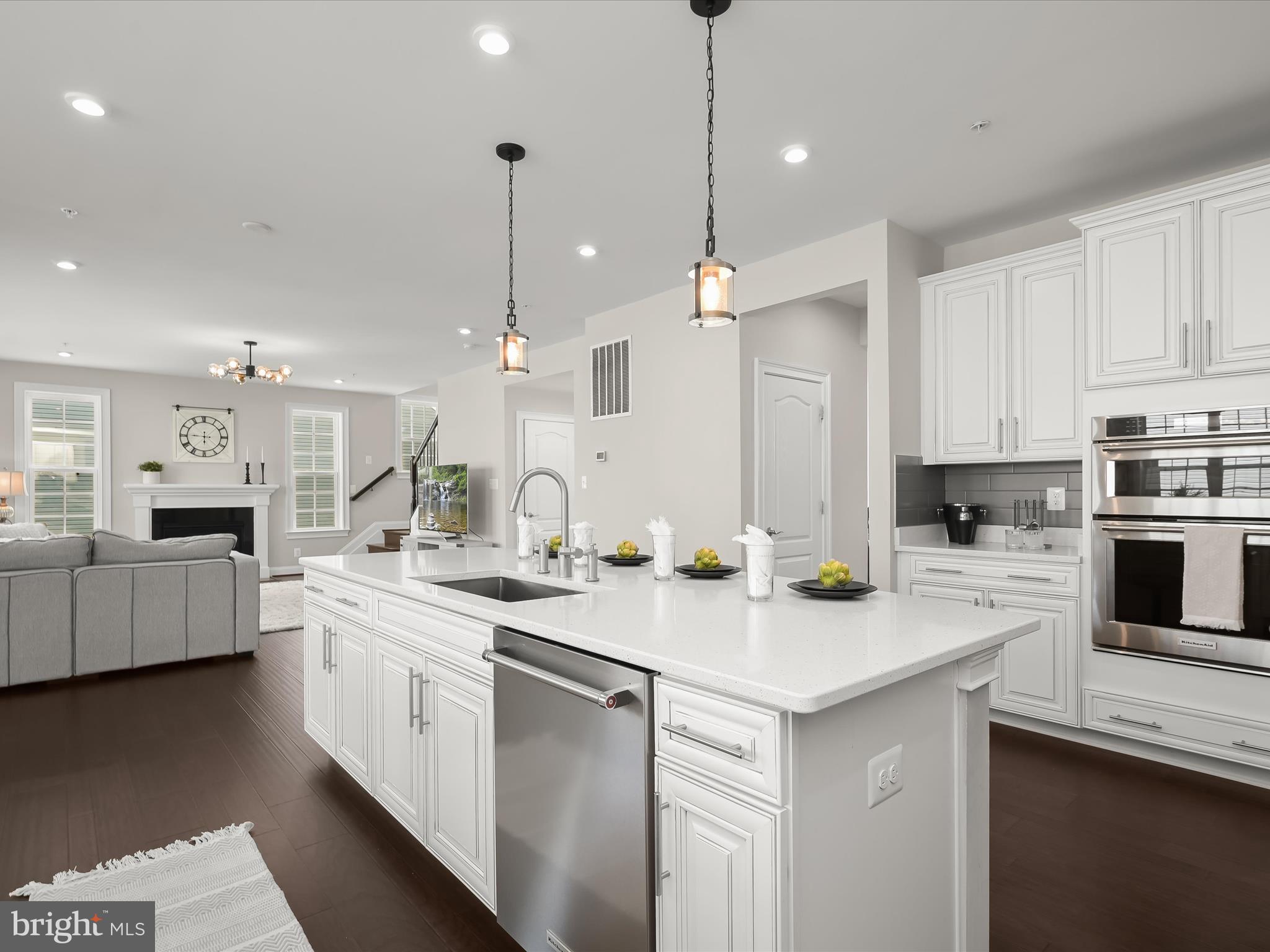 ENCLAVE AT RIVER HILL - Residential