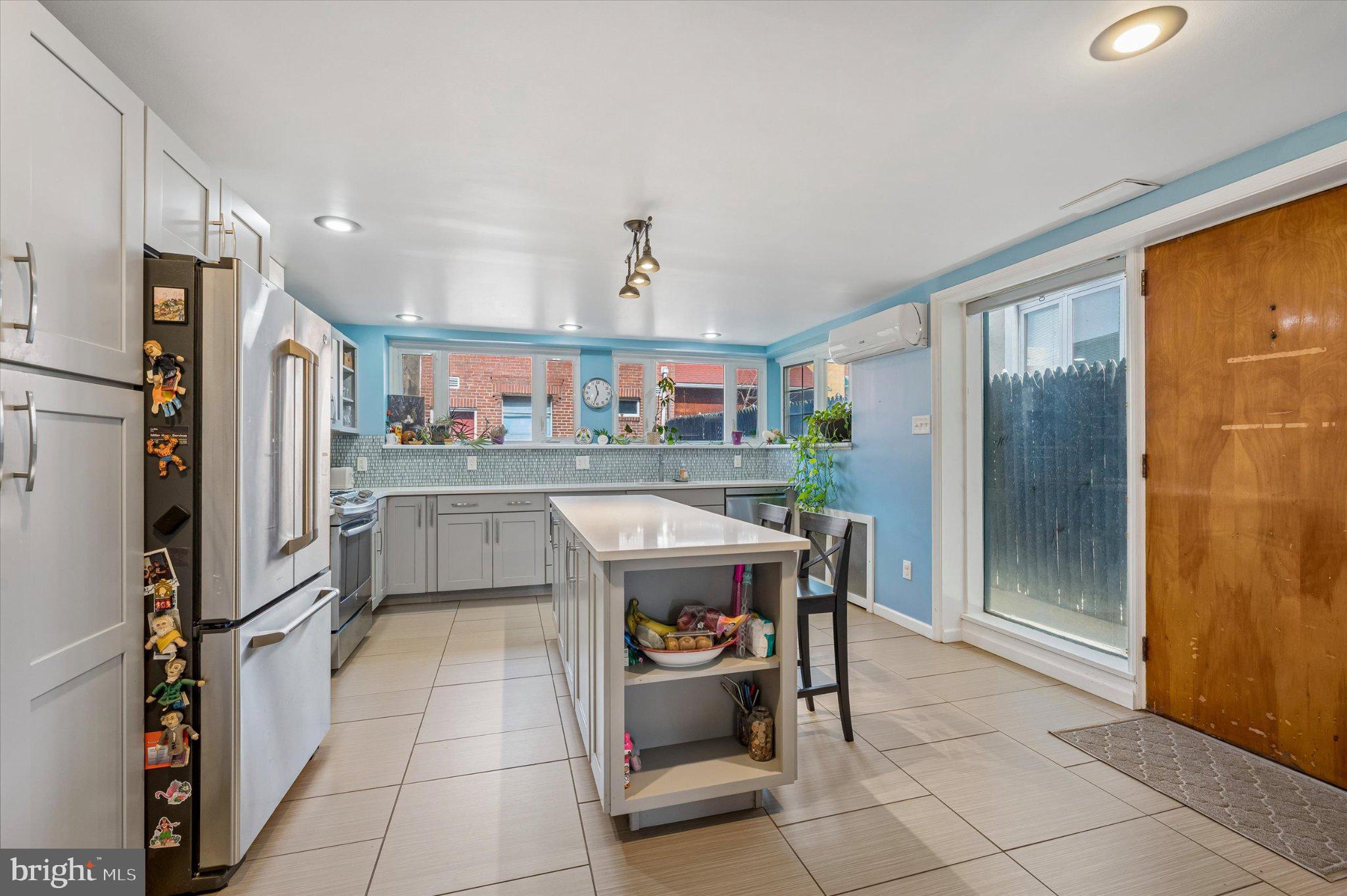 PORT RICHMOND - Residential