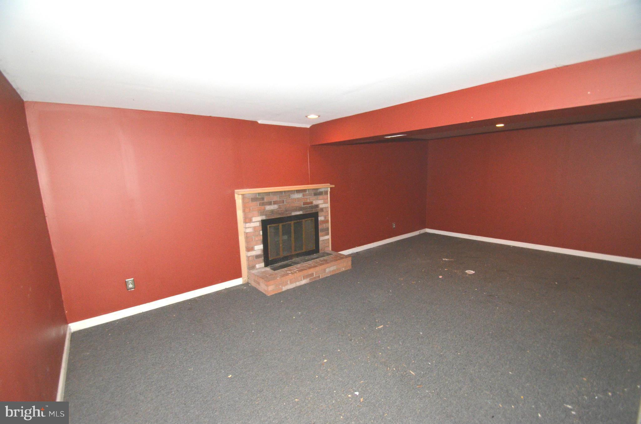 HAYFIELD FARM - Residential