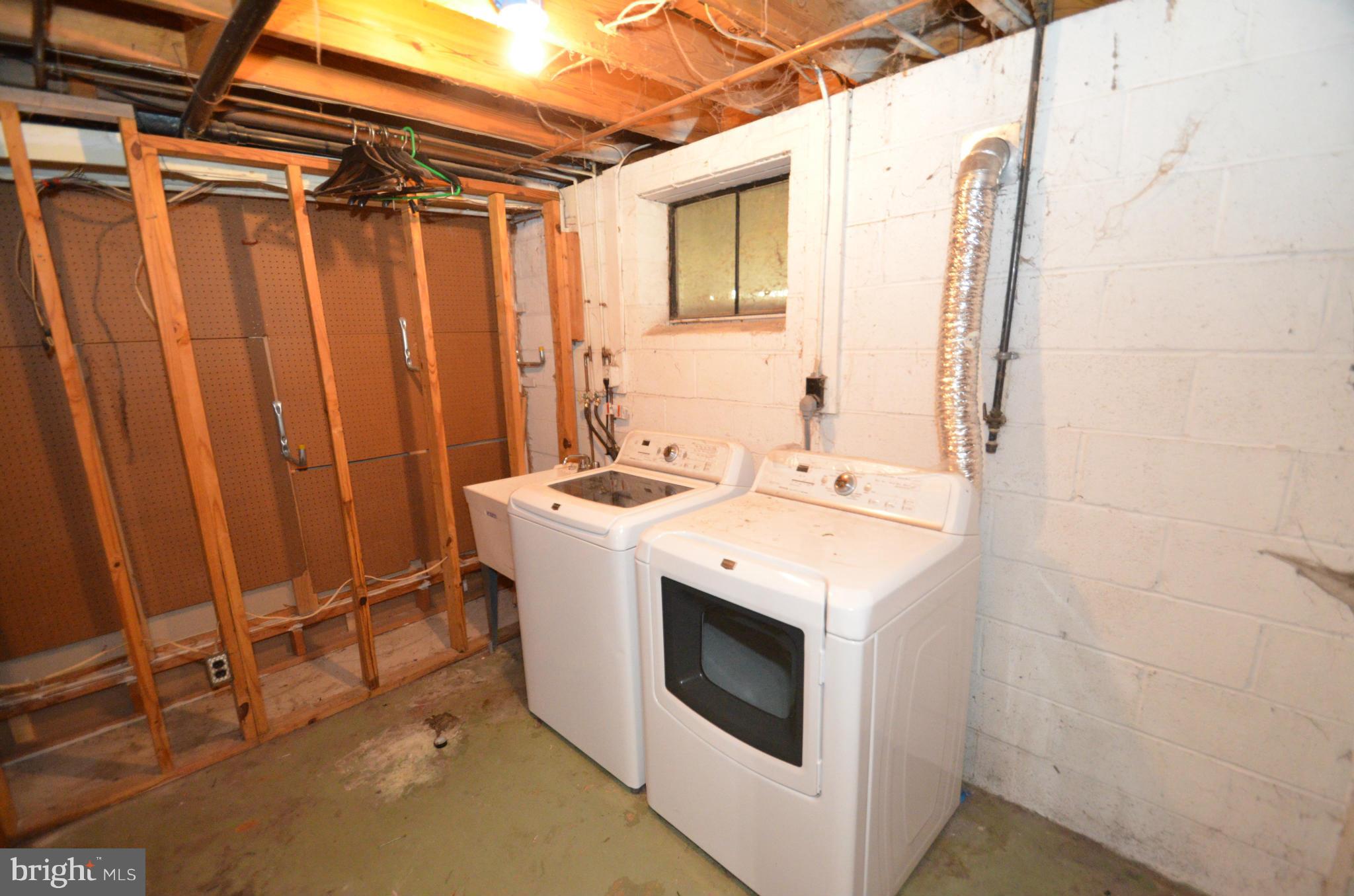 HAYFIELD FARM - Residential