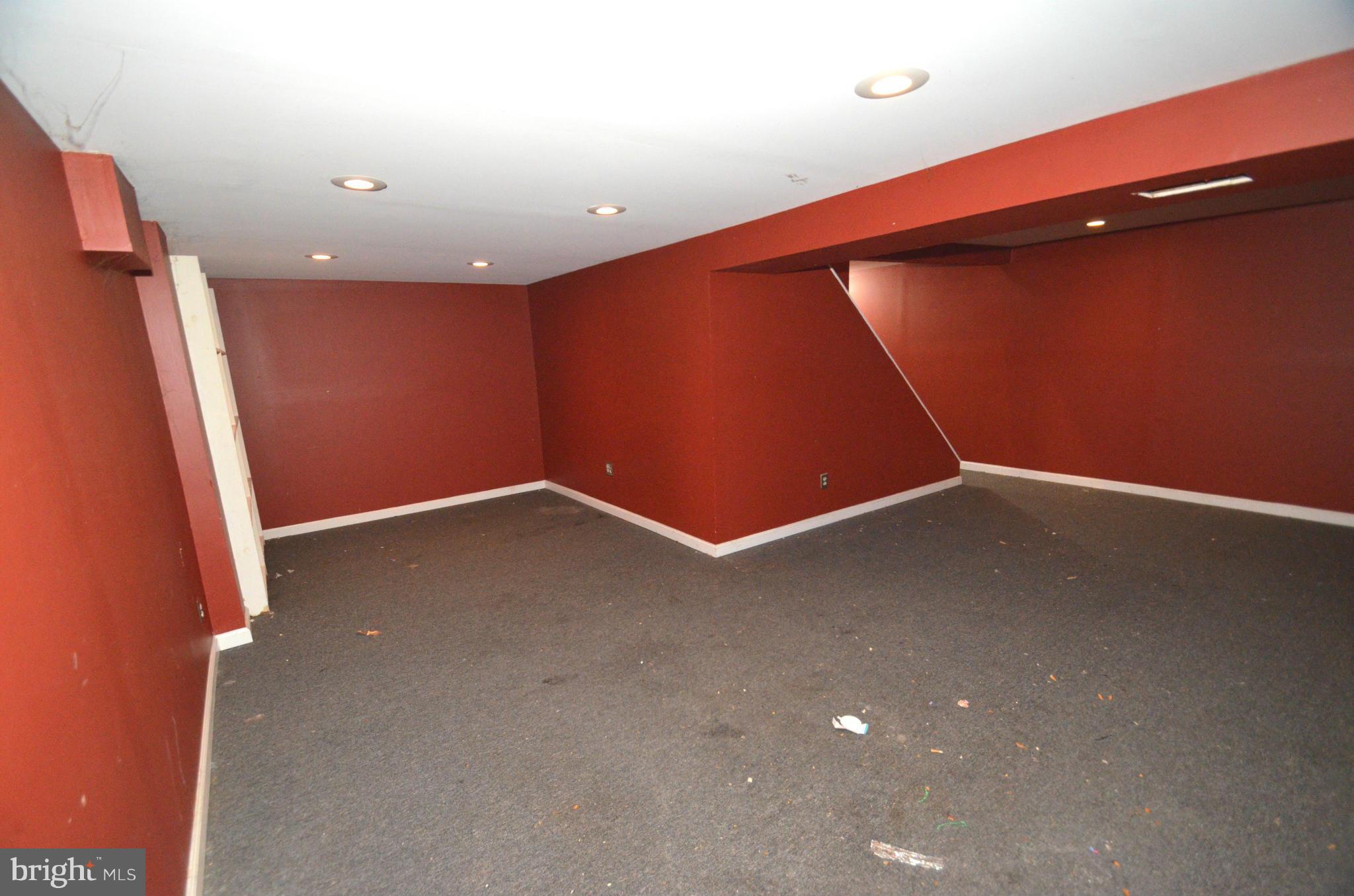 HAYFIELD FARM - Residential