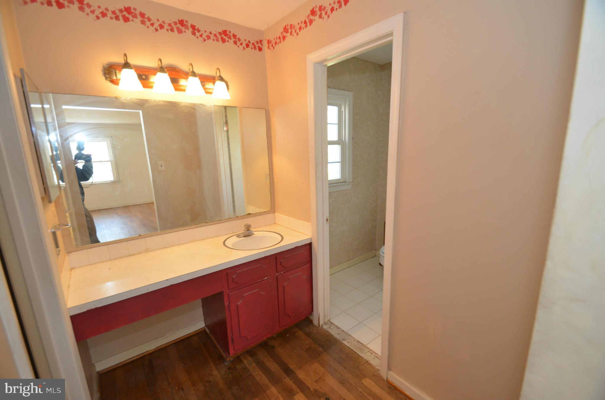 HAYFIELD FARM - Residential