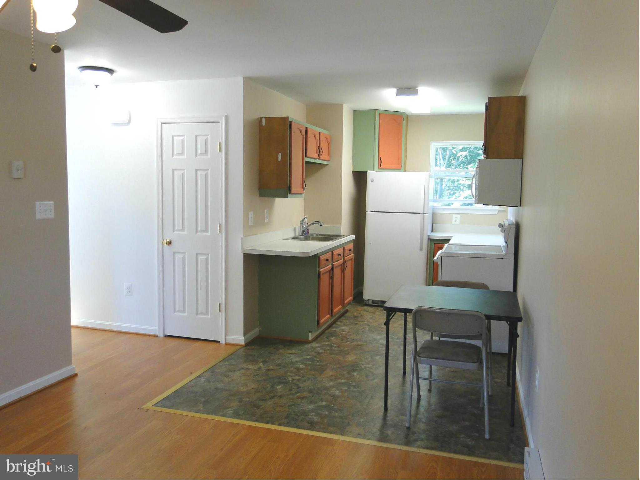 SUMMER CITY - Residential Lease