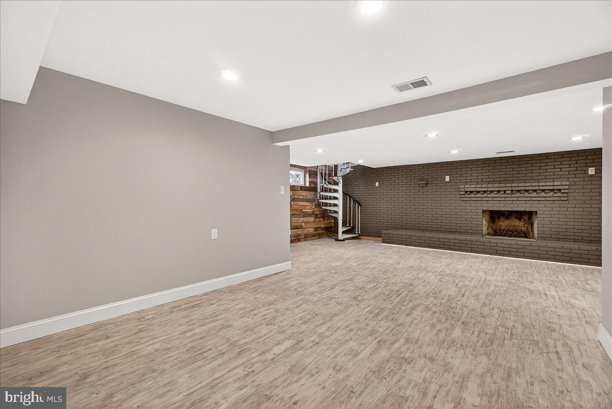 MYERSVILLE - Residential