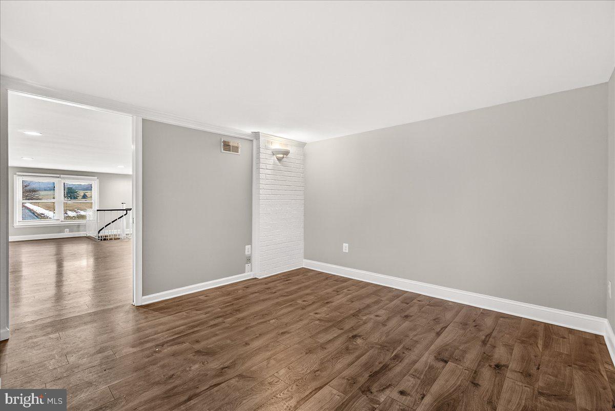 MYERSVILLE - Residential