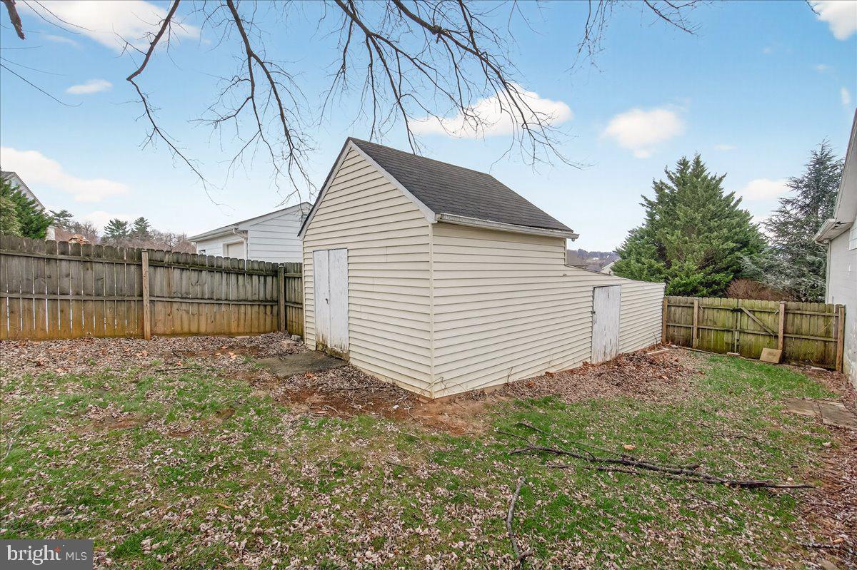 MYERSVILLE - Residential