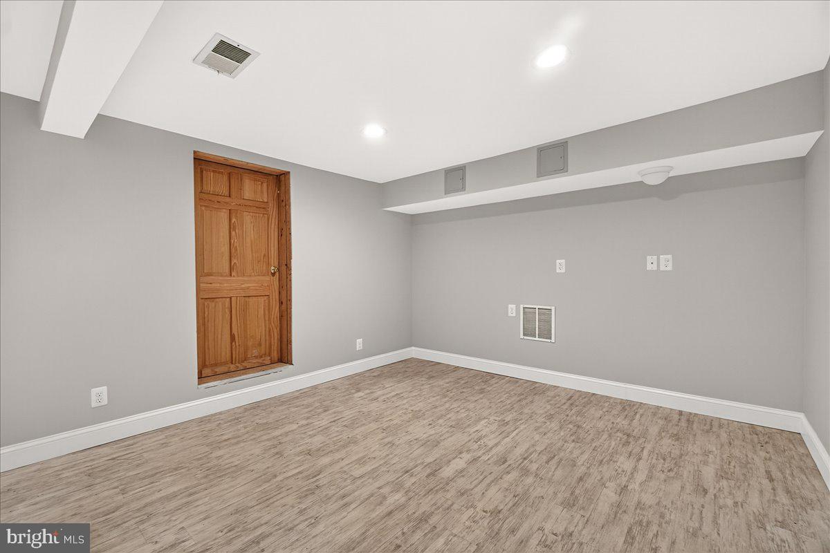 MYERSVILLE - Residential