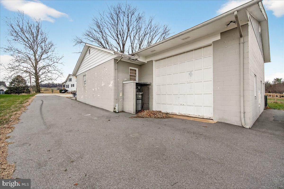 MYERSVILLE - Residential