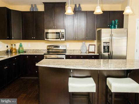 THE PARK AT ADDISON METRO - Residential