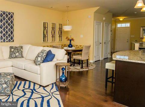 THE PARK AT ADDISON METRO - Residential