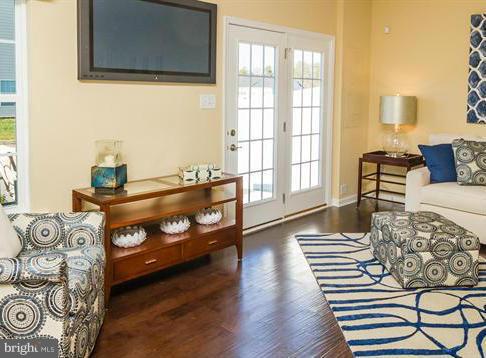 THE PARK AT ADDISON METRO - Residential