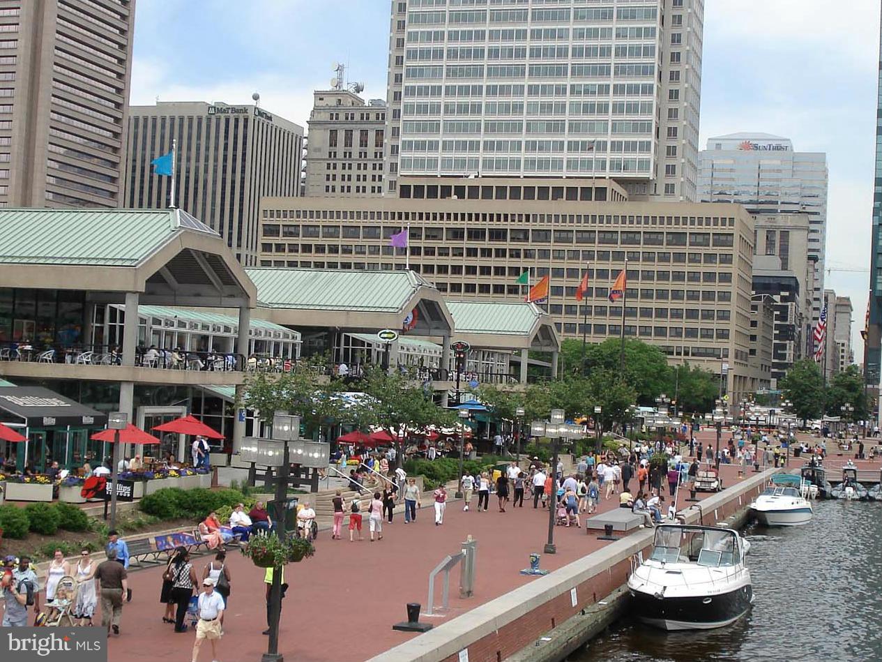 THE PARK AT ADDISON METRO - Residential