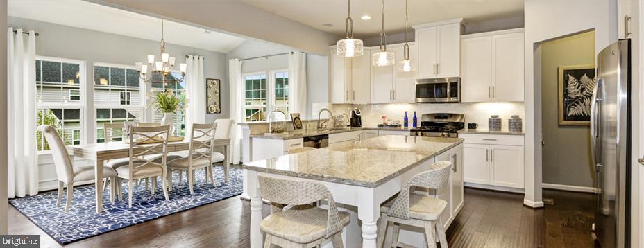 FREEDOM CROSSING - Residential