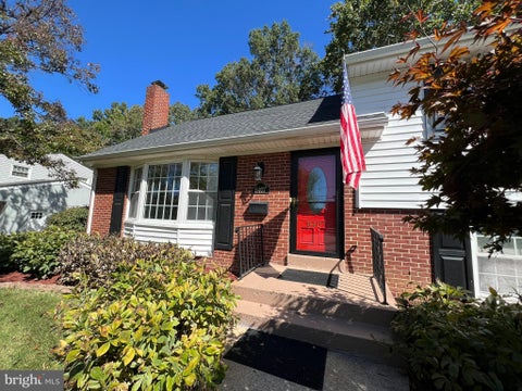 Homes For Rent - 8407 W Boulevard Drive<br/> ALEXANDRIA, VA 22308