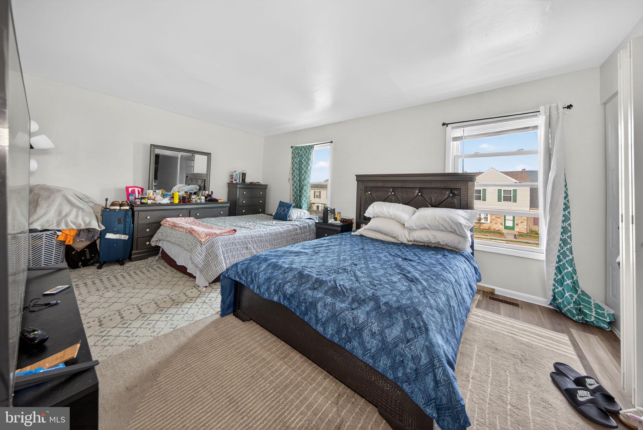 REFLECTION LAKE - Residential