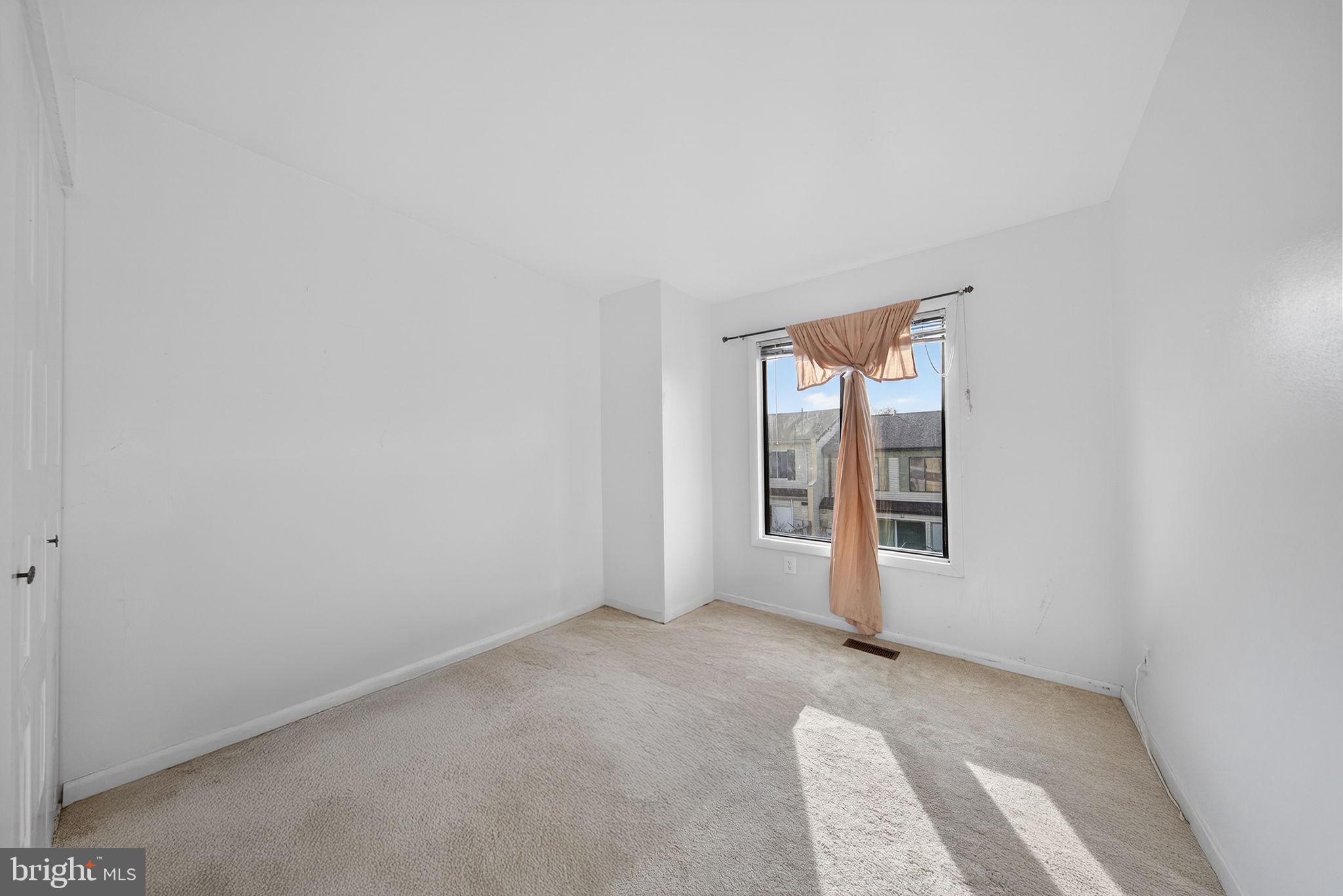 REFLECTION LAKE - Residential