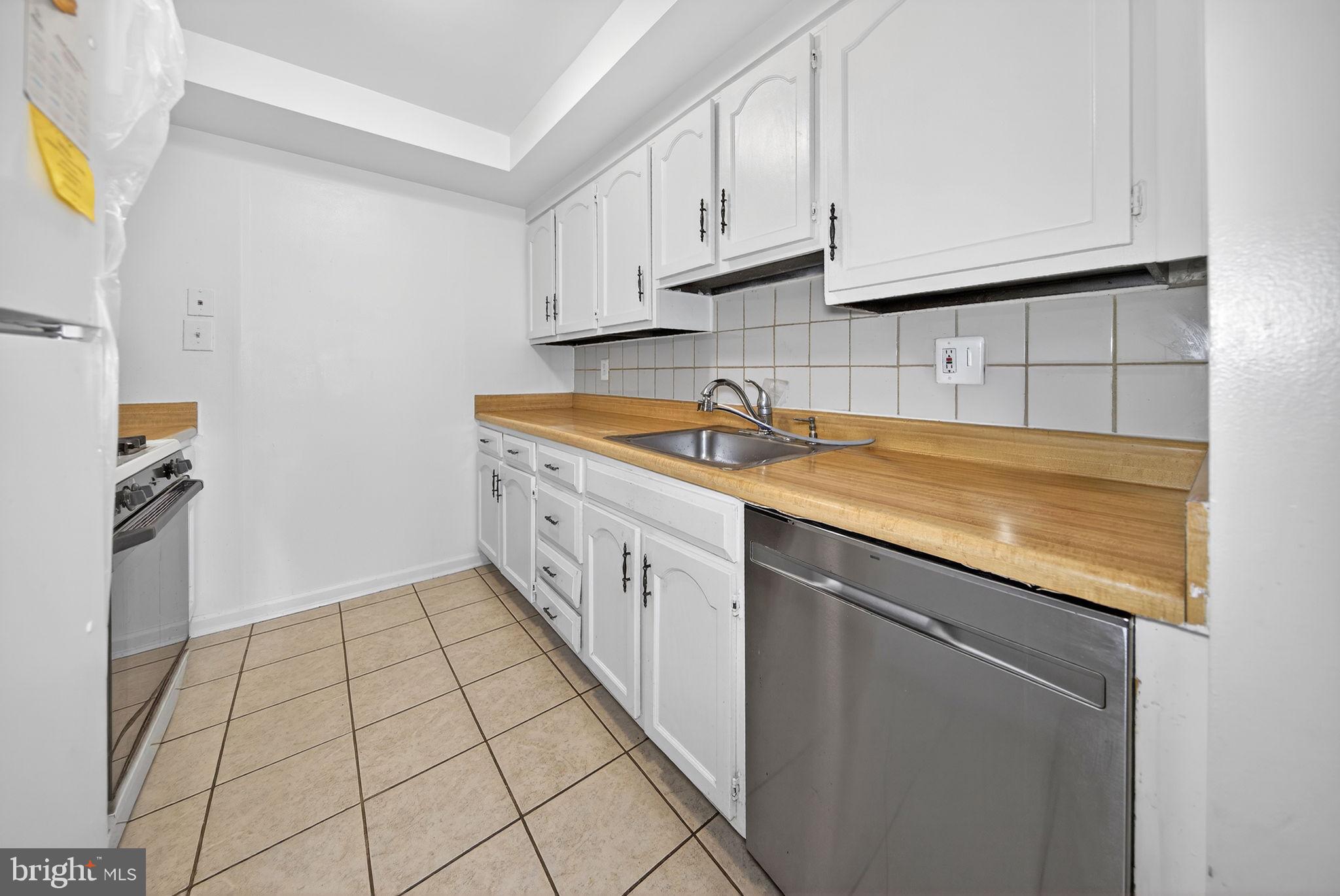 REFLECTION LAKE - Residential