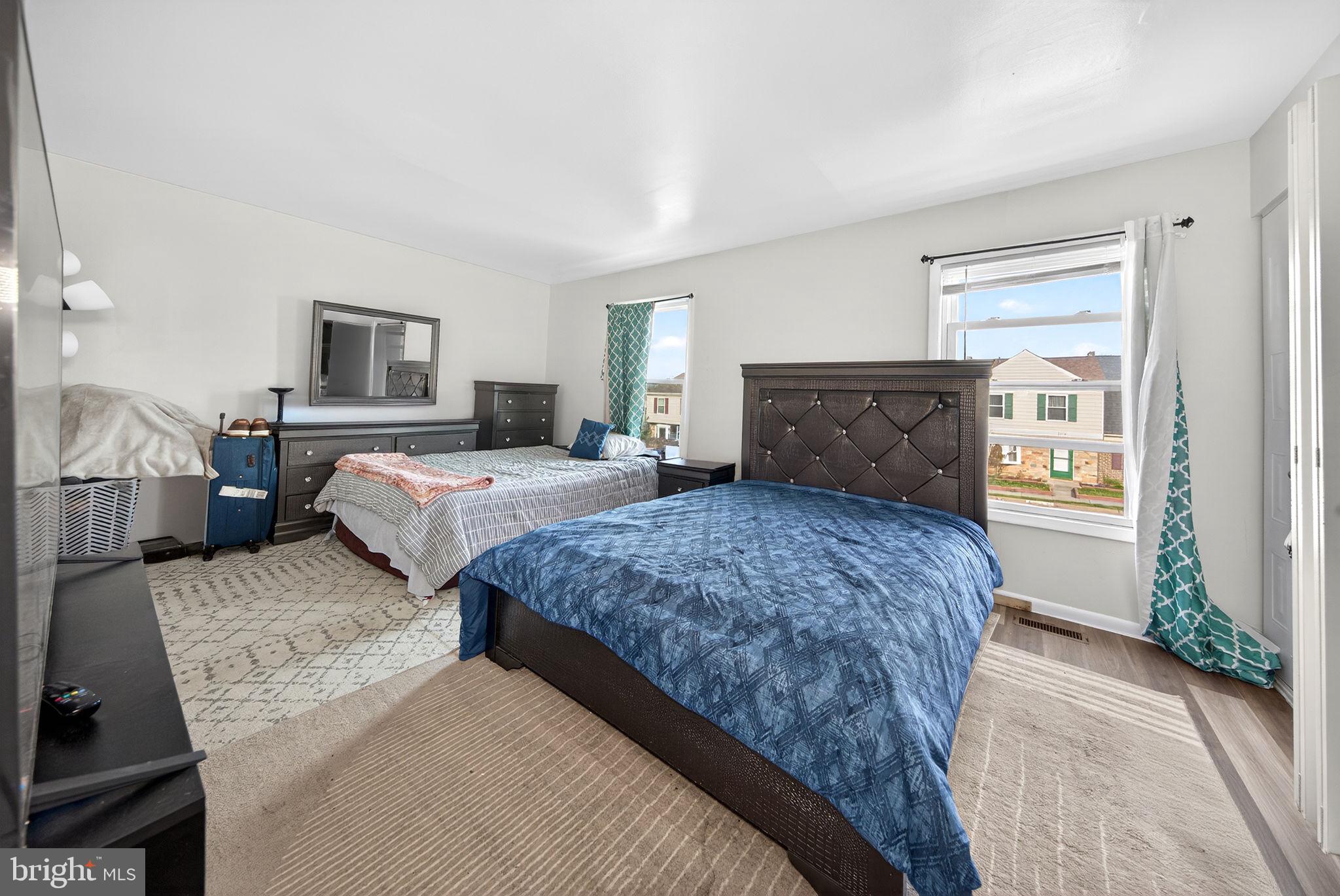 REFLECTION LAKE - Residential