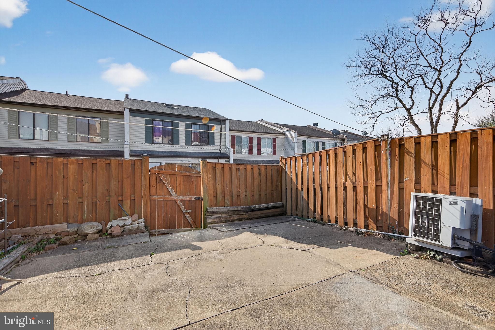 REFLECTION LAKE - Residential