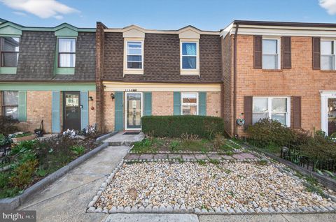 Photo of 2108 Mager Drive, HERNDON, VA 20170 (MLS # VAFX2297662)