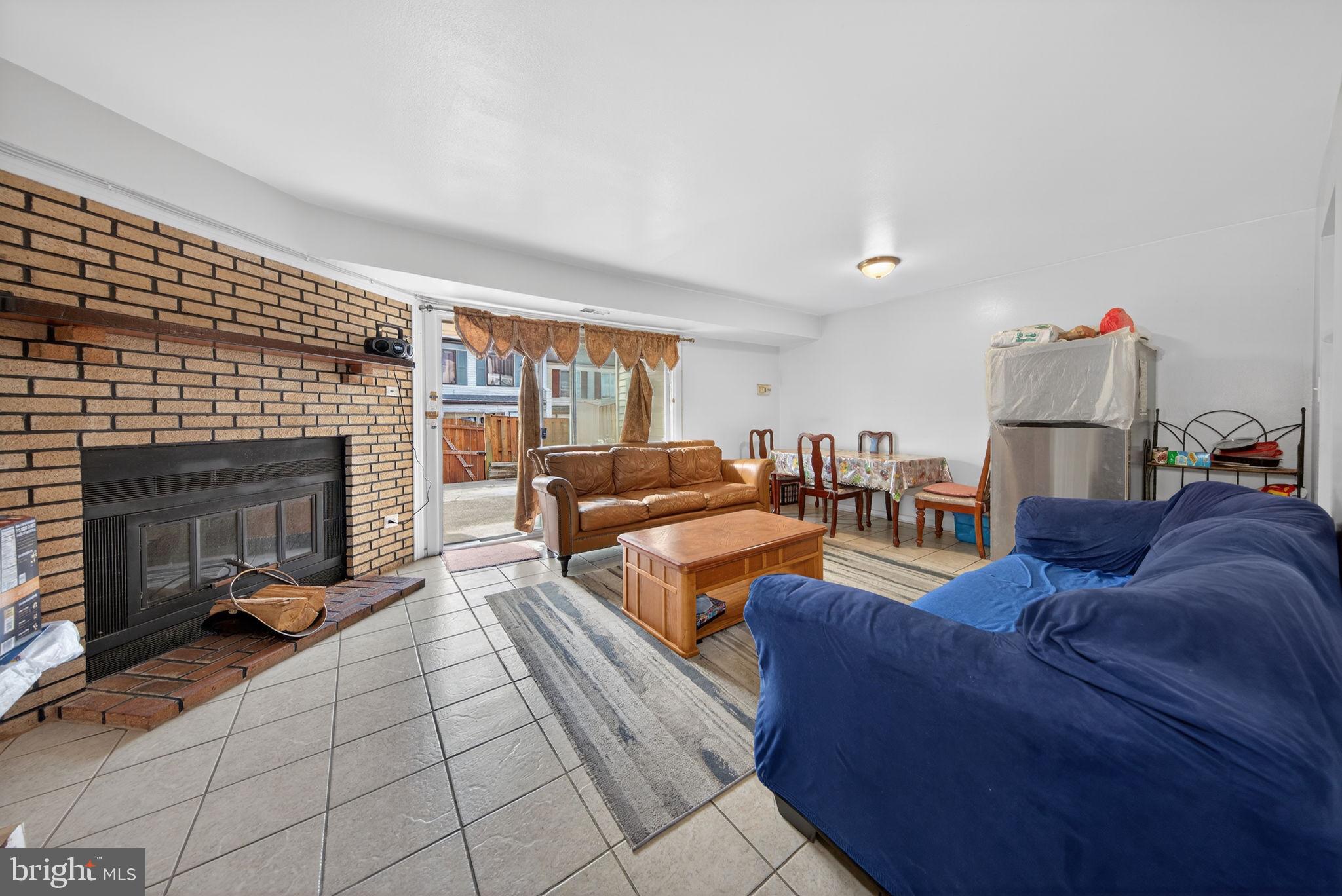 REFLECTION LAKE - Residential